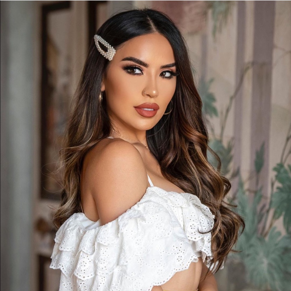 3/$24 Oversized Pearl Barrette Large Hair clip - Picture 4 of 8